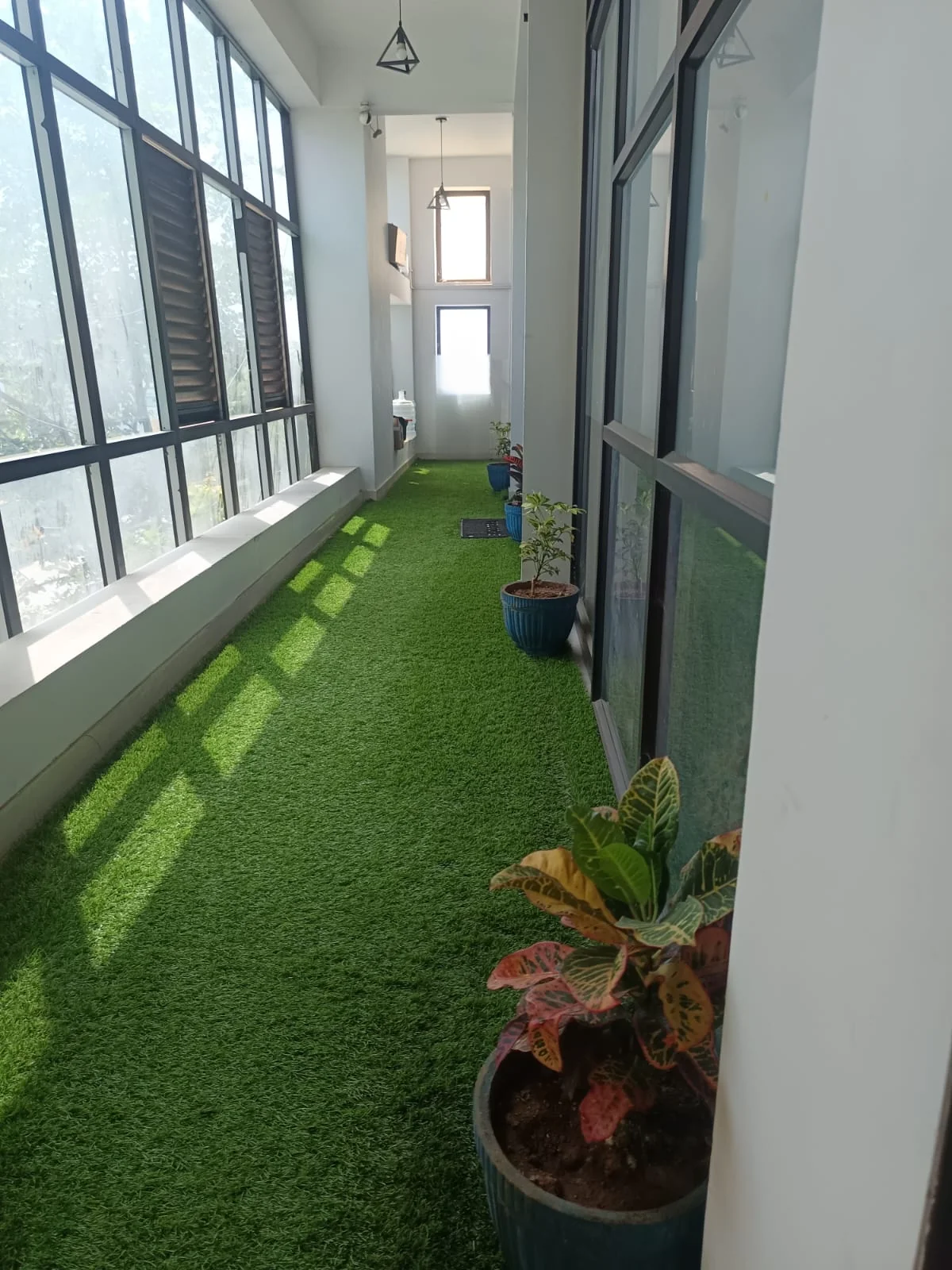 iOrange Innovation client discussion and team collaboration at the office